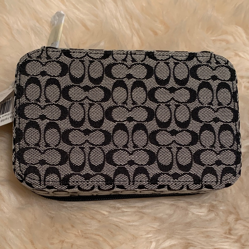 **price firm**
Coach Monogram Black and Gray Travel Jewelry Case - Picture 6 of 9